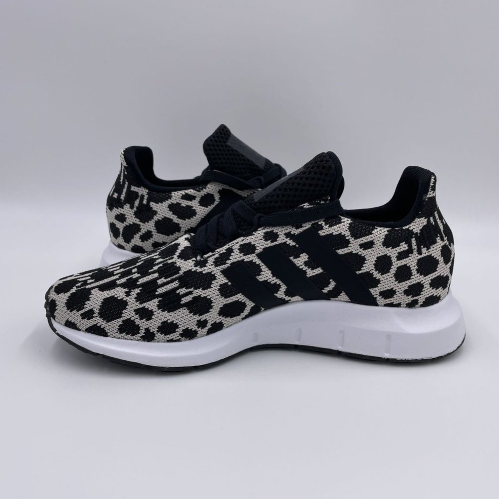 Adidas Swift Run Black / White Womens Shoes - Picture 2 of 8